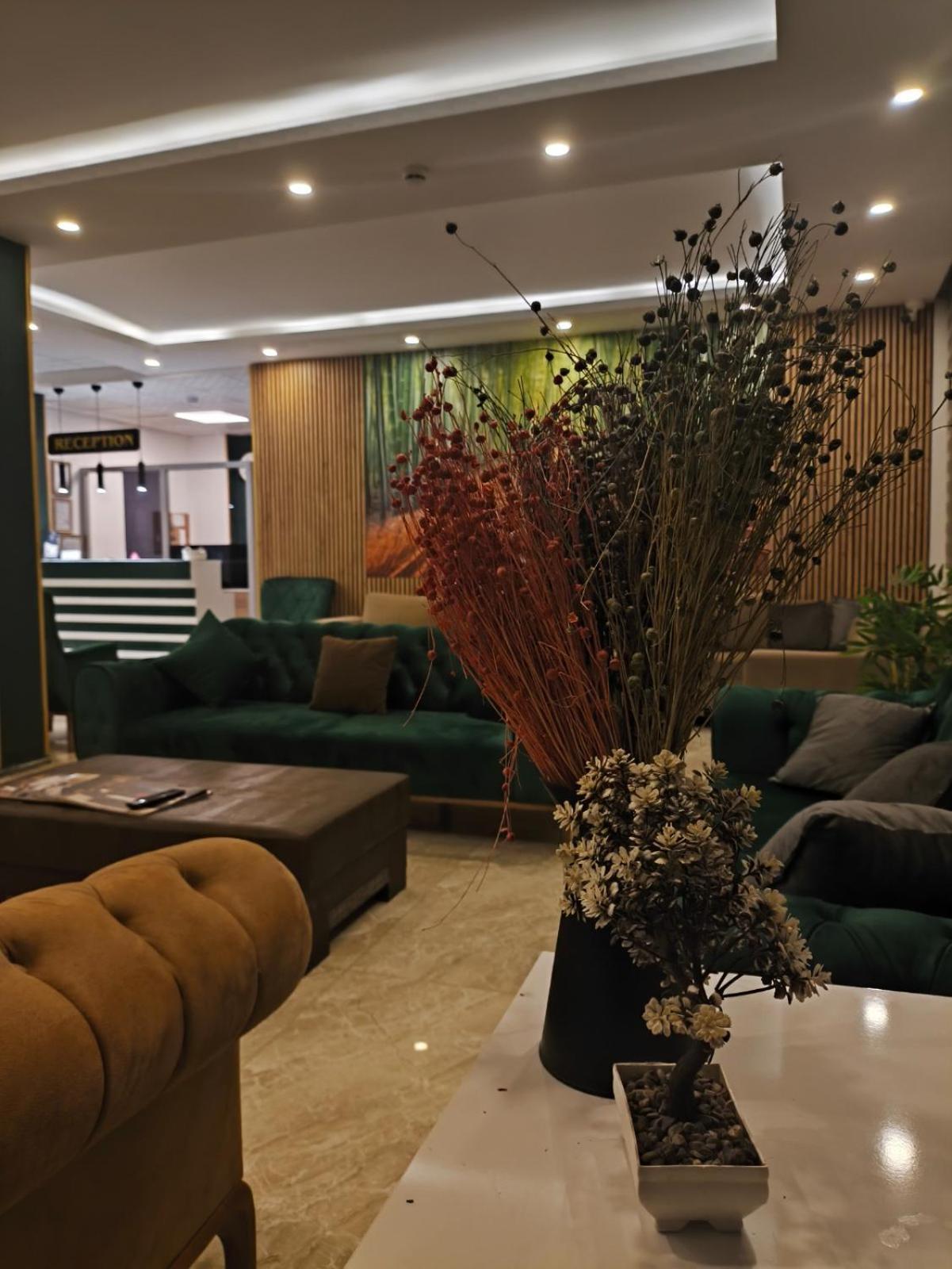 Akman City Hotel คูซาดาซี ภายนอก รูปภาพ